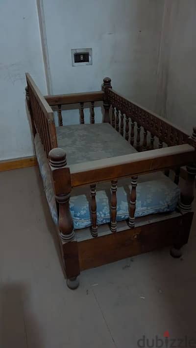 سرير اطفال baby crib خشب زان