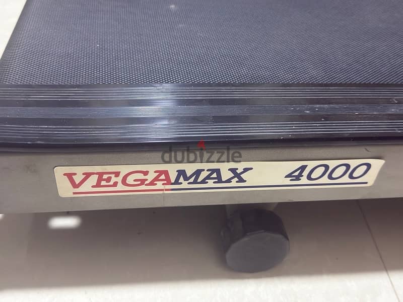 Vega Max 4000 Treadmill 1