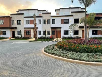 شقة 166م بكمبوند أزار في التجمع الخامس Golden Square للبيع بمقدم 1مليون