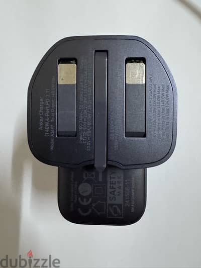 Anker Zolo 140w charger 4 ports with monitor