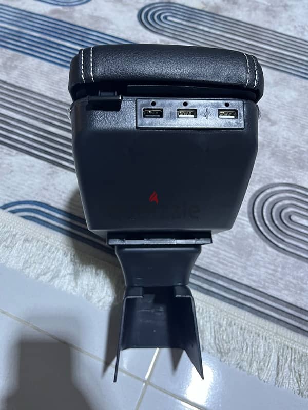 Armrest for any suitable car 9