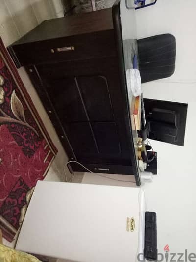 مكتب مدير بحالة جيدة جدا