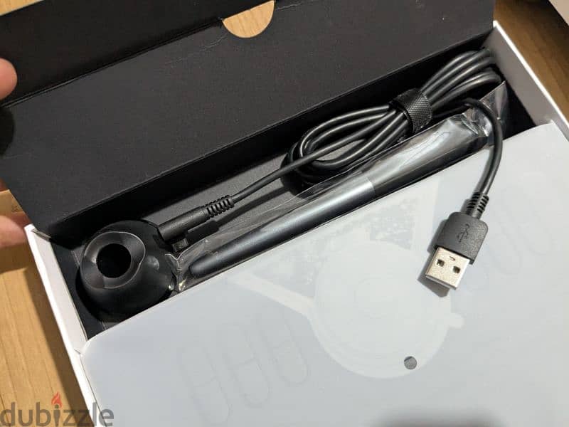 Huion HS610 graphic tablet 2