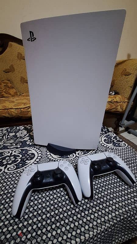 PlayStation 5 Disc Edition + 2 Controllers – Excellent Condition! 2