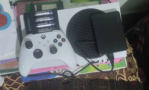 Xbox series s, Camelion Charger With 4 Battery and hard 1T ssd toshiba