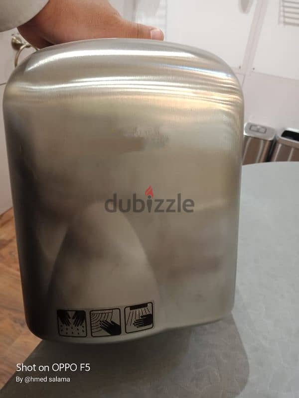 hand dryer 3