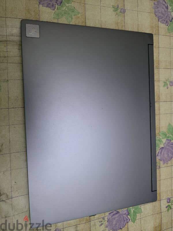 Acer Predator Triton 500 SE 1