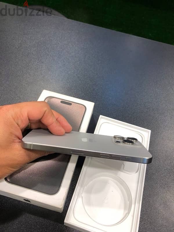 15 Pro Max 256G 1