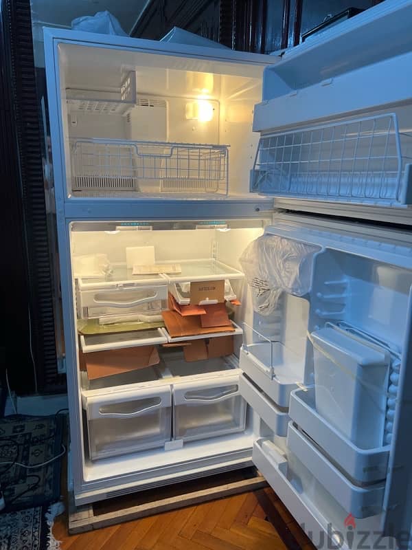 تلاجه MAYTAG 1