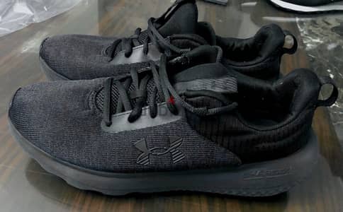 Under Armour Black charged shoes original 44 كوتشي اندر ارمور