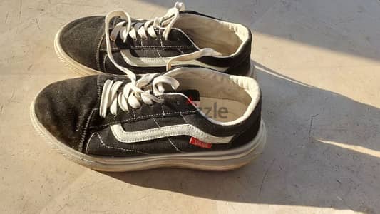 كوتشى VANS مستعمل مقاس ٤٤ بحالة ممتازة