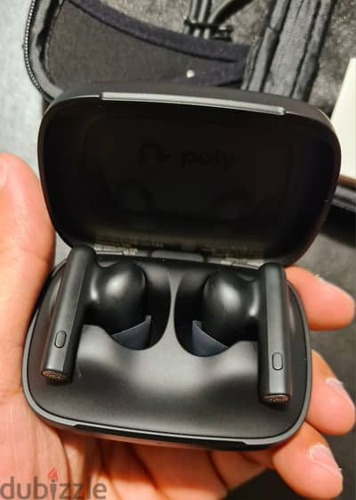 Poly VFree 60 UC Earbuds *New