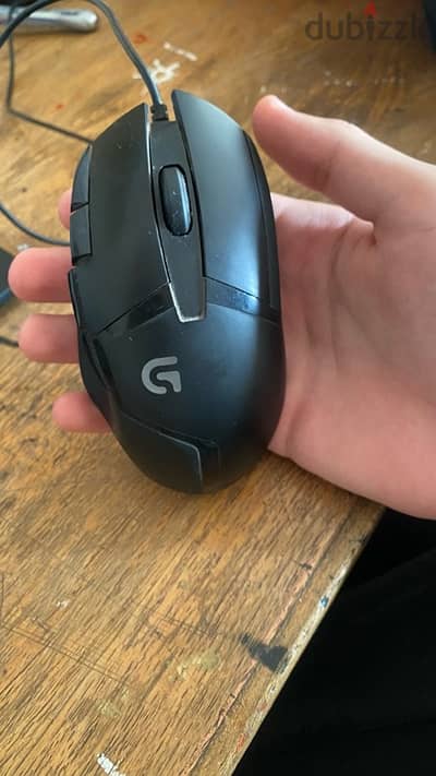 logitech G402 mouse