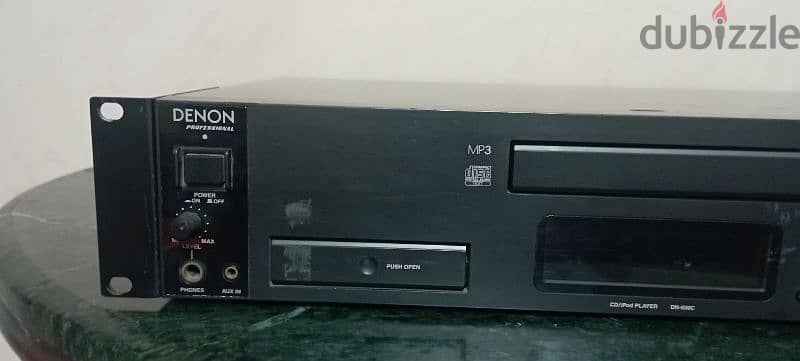 CD denon professional model DN500C 3