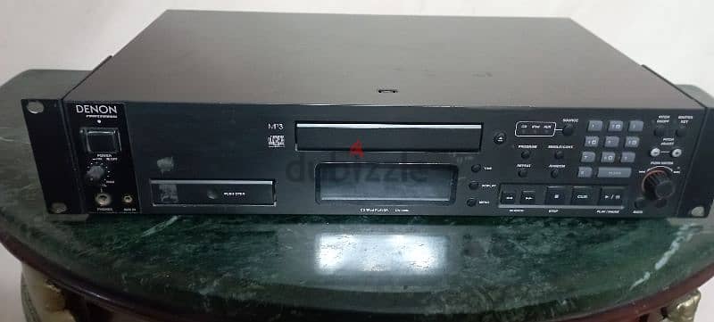 CD denon professional model DN500C 11