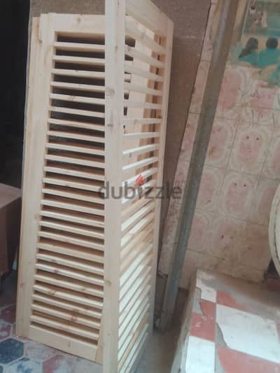 نجار شامل خبرة ٣٥ عام فى كل مجالات النجارة وباقل الاسعار وشغال ف العيد