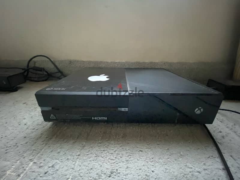 Xbox with accessories 4