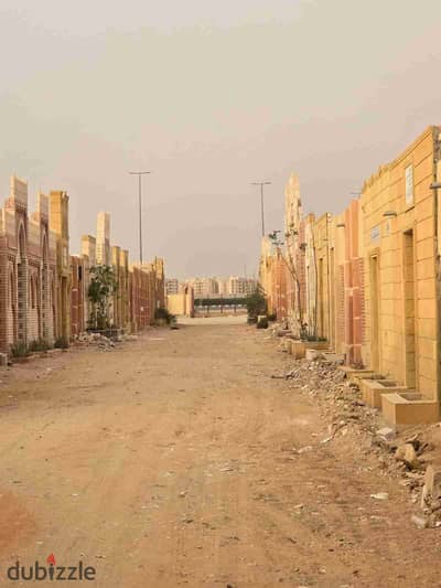 مدفن للبيع مساحه 40 متر مدافن القاهره الجديده أول طريق القطاميه العين السخنه أمام العاصمة الاداريه بعد بوابه رسوم القطاميه ب 8 كيلو مرخص كامل البناء والتشطيب