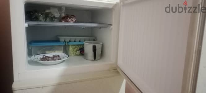 ثلاجة كريازي 12 حالة ممتازة