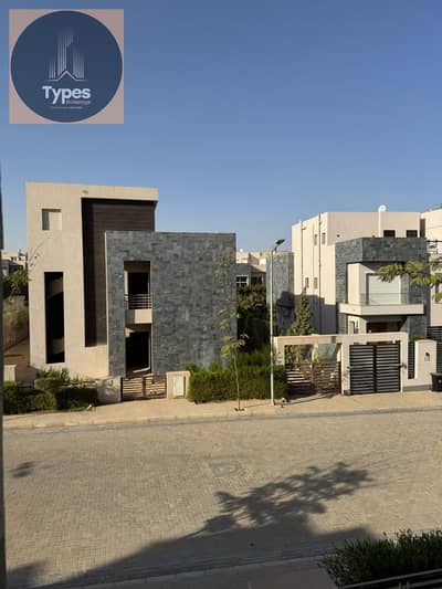للبيع توين هاوس 424م Resale  بكمبوند الكارما 4 بجوار allegria