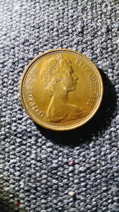 2 new pence الملكه اليزابيس