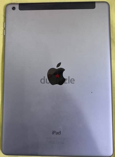 iPad Air (الجيل الأول) بحالة ممتازة للبيع//(no active) بطاريه 94%
