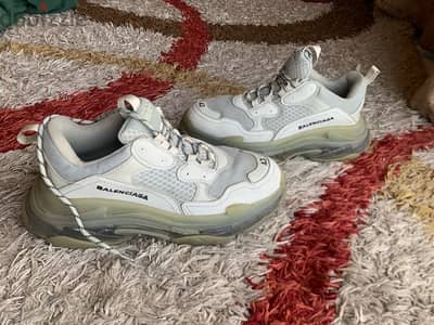 balenciaga triple s