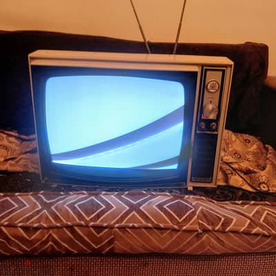 تليفزيون شارب لمبات تحفة قديمة شغال ابيض و اسود 21 بوصه ممتاز
