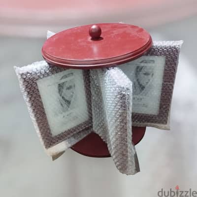 برواز خشبي دوار