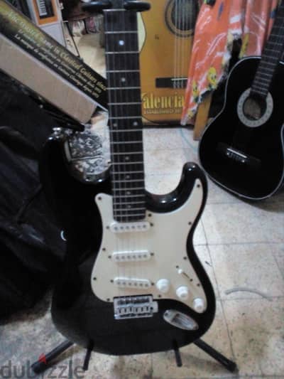 اليكتريك جيتار PEARL RIVER ( 6000) بشنطة من Guitar House Egypt