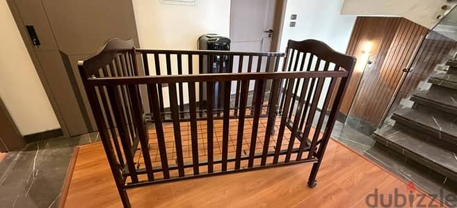 baby crib as new (juniors)