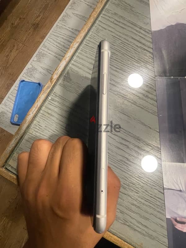 iPhone XR 5