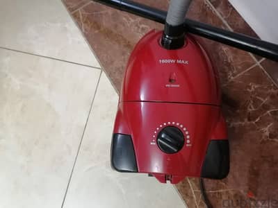 مكنسه استعمال بسيط جدا ١٦٠٠ وات