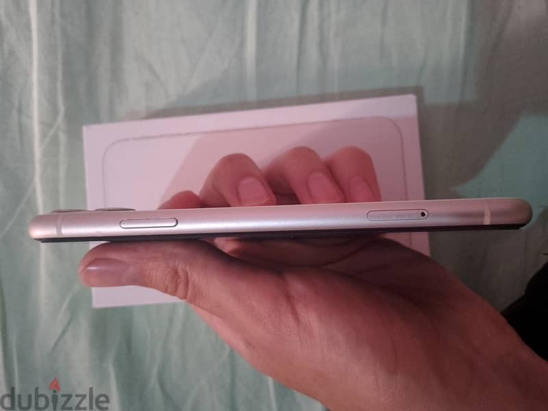 iPhone 11 3