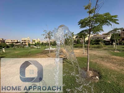 Duplex 295 m for sale south of the Academy of second row from North Ninety Street facing north on a wide garden minutes from downtown and CFC