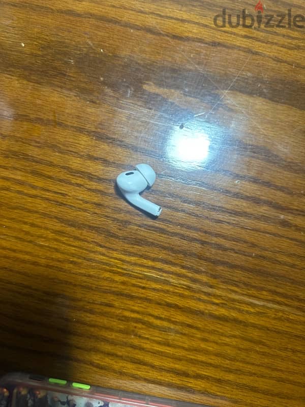 AirPods pro 2 left earbud type c فردة 1
