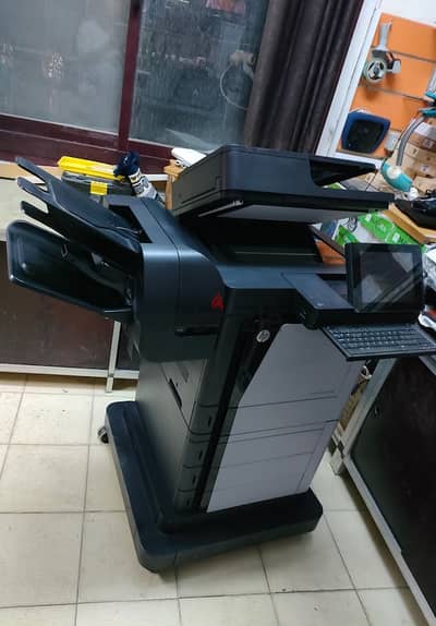 HP Printer Laser jet M680m