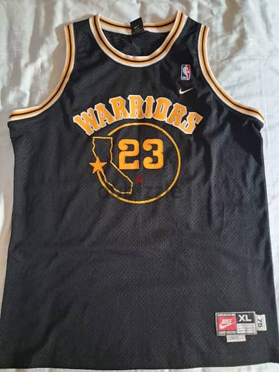 Basketball Jersey (Bundle of 3 collectable)