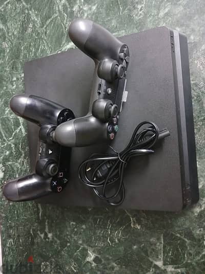 PS 4 slim