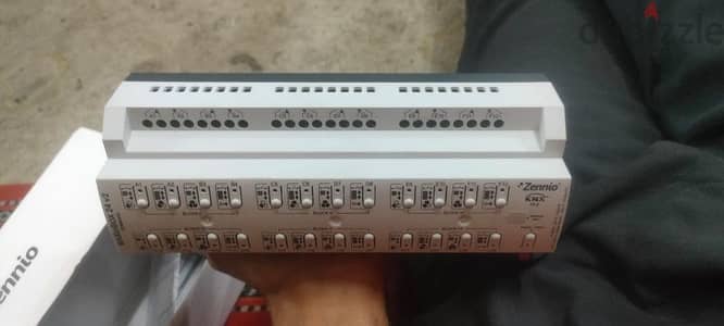 Zennio MAXinBOX 24 v2جهاز