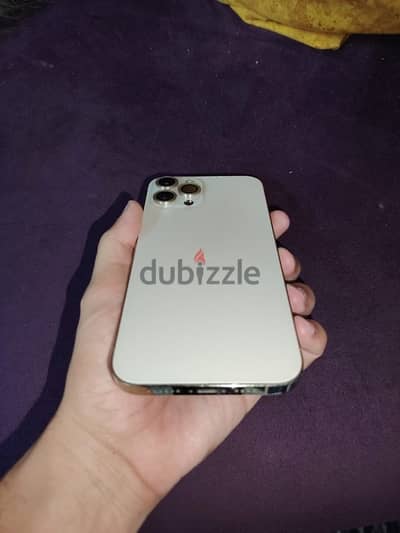 ايفون 12 بروماكس