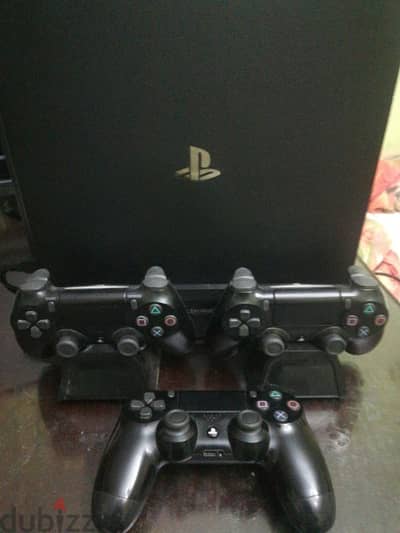 PS4 PRO  (read description)