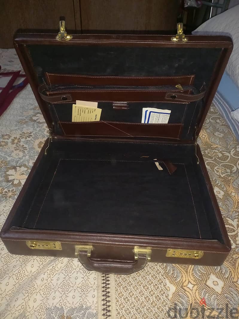 Brieftcases 1