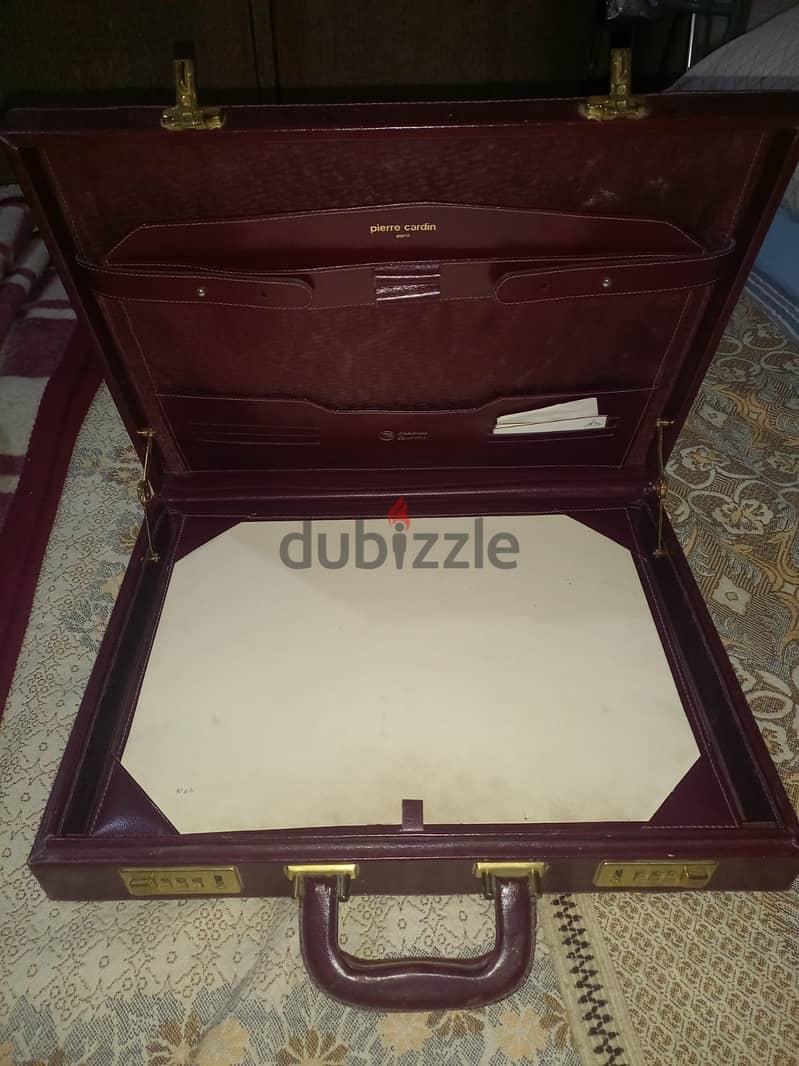 Brieftcases 2