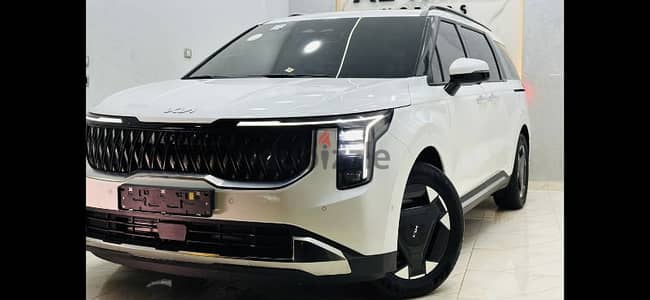 سيارات عائلية حديثه فاخرة ومريحة للسفر والسياحة فى مصر