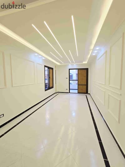 Apartment in kilo 21, Al Nakheel Beach, minutes to the sea and markets next to Gate Street Number 2 for Al Nakheel fully serviced.