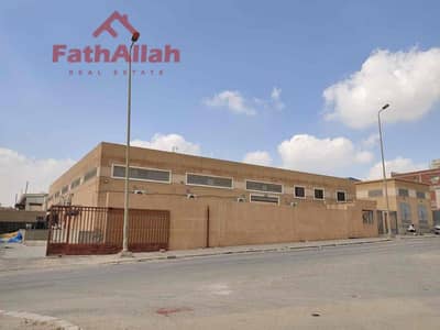 جمالون هندسي بالمنطقه الصناعيه للتخرين التجمع الالف مصنع مساحه ١٠٠٠ متر