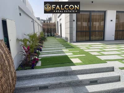 فيلا للبيع كورنر تسليم فوري فيو علي lagoon في لافيستا باتيو زهراء El Patio El Zahraa