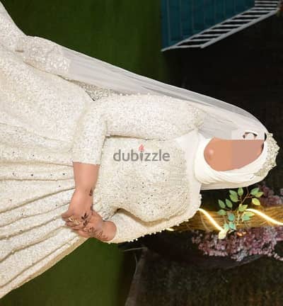 فستان زفاف للبيع