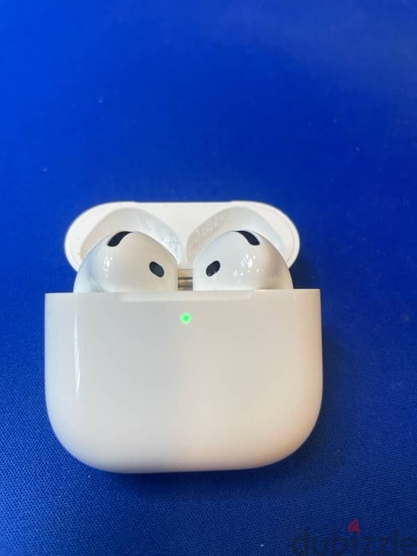 Apple AirPods 4 3